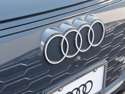 2025 Audi Q6 e-tron Premium quattro