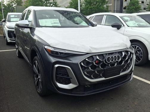 Daytona Gray Pearl Effect 2026 Audi SQ5 3.0T Premium Plus