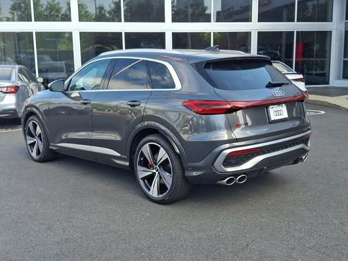 Daytona Gray Pearl Effect 2026 Audi SQ5 3.0T Premium Plus
