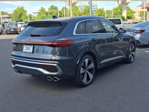 Daytona Gray Pearl Effect 2026 Audi SQ5 3.0T Premium Plus