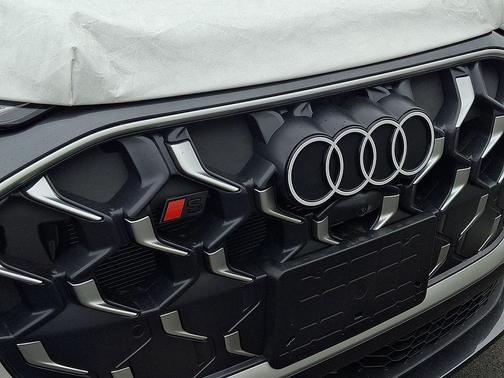 Daytona Gray Pearl Effect 2026 Audi SQ5 3.0T Premium Plus