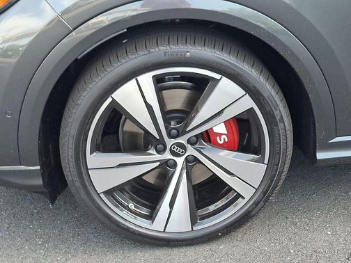 Daytona Gray Pearl Effect 2026 Audi SQ5 3.0T Premium Plus