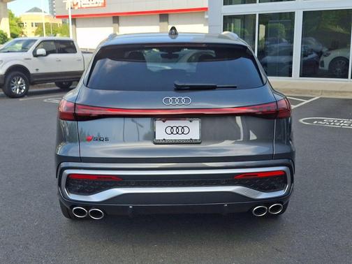 Daytona Gray Pearl Effect 2026 Audi SQ5 3.0T Premium Plus