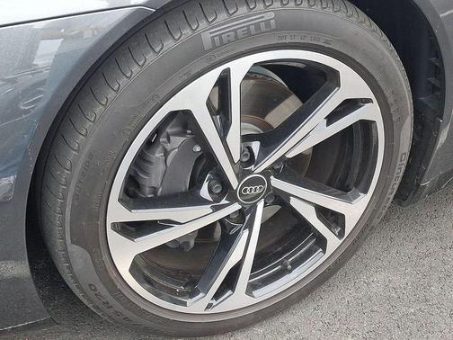 Daytona Gray Pearl Effect 2023 Audi e-tron GT Premium Plus quattro