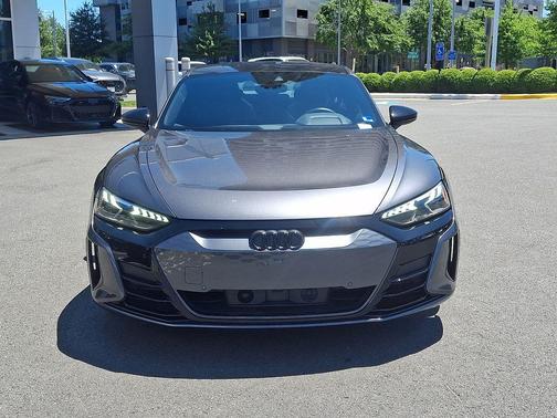 Daytona Gray Pearl Effect 2023 Audi e-tron GT Premium Plus quattro