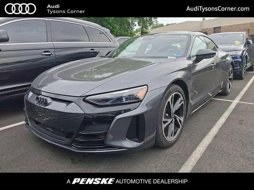 Daytona Gray Pearl Effect 2023 Audi e-tron GT Premium Plus quattro