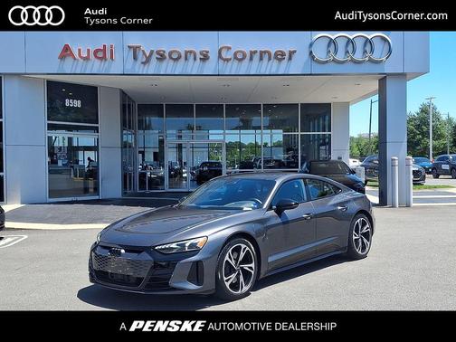 Daytona Gray Pearl Effect 2023 Audi e-tron GT Premium Plus quattro
