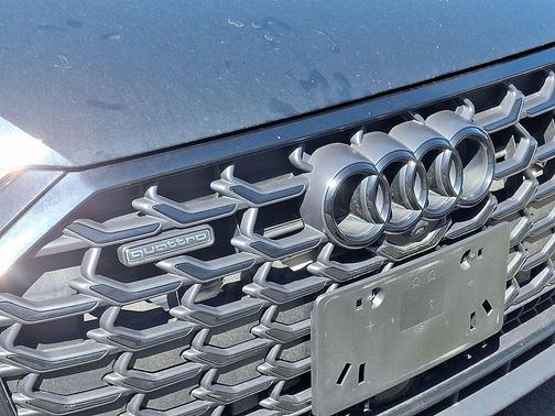 Mythos Black Metallic 2023 Audi A8 L 55 TFSI quattro Tiptronic