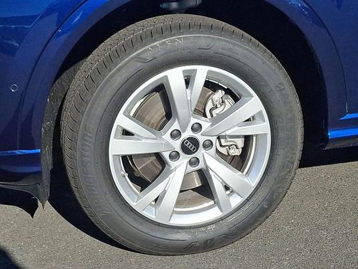 2025 Audi Q5 Premium TFSI quattro S tronic