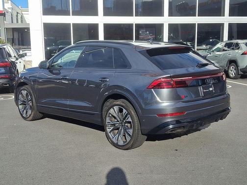 2024 Audi Q8 55 Premium Plus