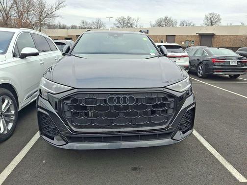 2024 Audi Q8 55 Premium Plus