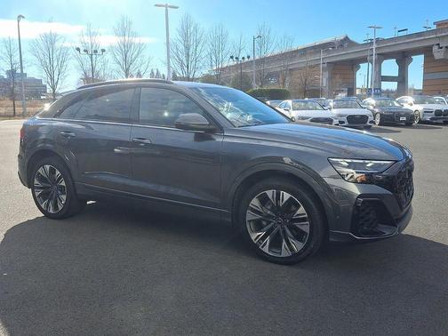 2024 Audi Q8 55 Premium Plus