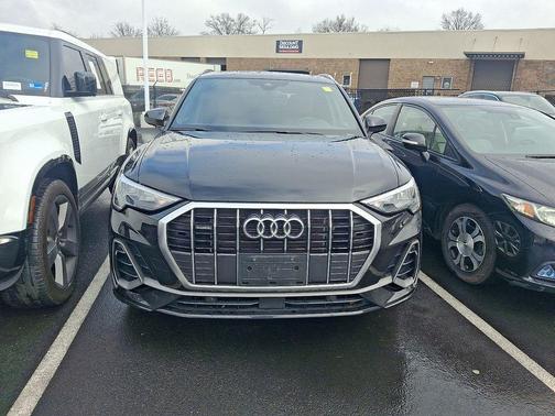 2022 Audi Q3 45 S line Premium