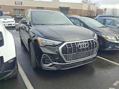 2022 Audi Q3 45 S line Premium
