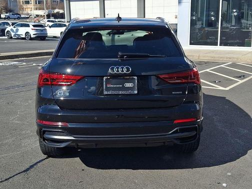 2022 Audi Q3 45 S line Premium