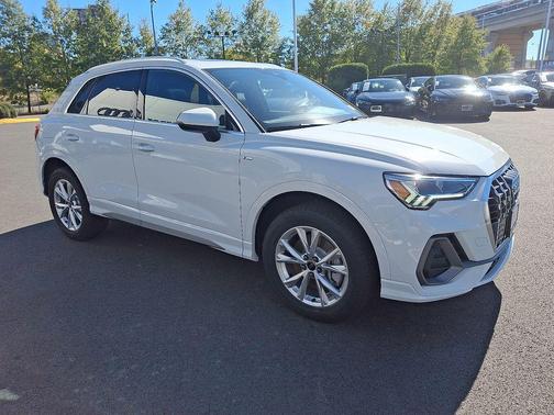 2025 Audi Q3 Premium 45 TFSI S line quattro Tiptronic