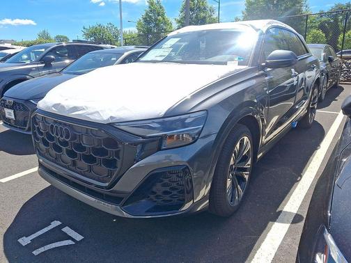 Daytona Gray Pearl Effect 2026 Audi Q8 55 Premium Plus