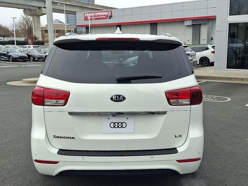 2017 Kia Sedona LX