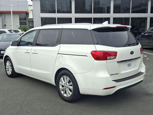 2017 Kia Sedona LX