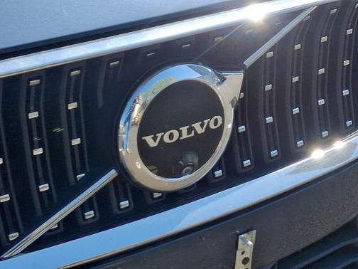 2025 Volvo V60 Cross Country Ultra, B5 AWD Gas (mild hybrid)