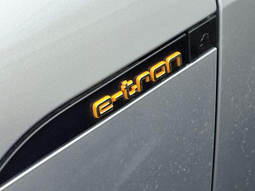 2022 Audi e-tron Sportback S line Premium Plus