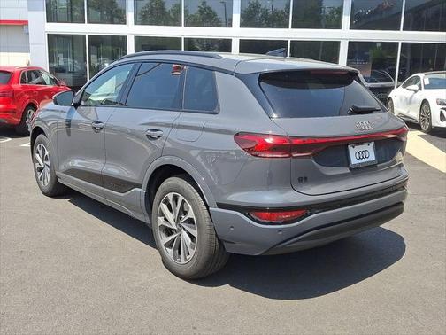 2025 Audi Q6 e-tron Premium quattro