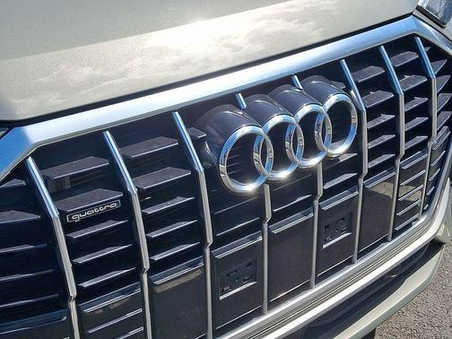 Chronos Gray Metallic 2022 Audi Q3 45 S line Premium