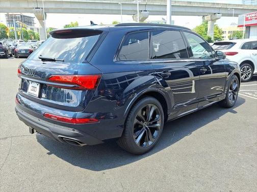 2025 Audi Q7 55 Premium Plus