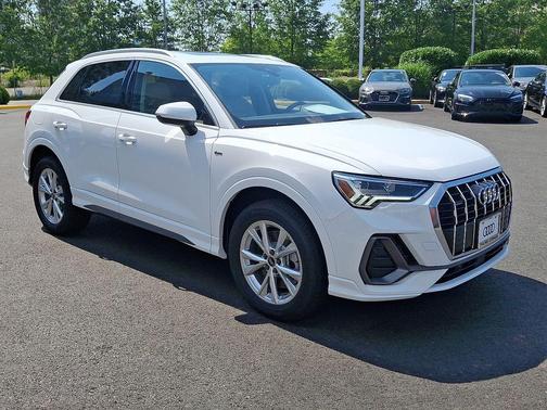 2025 Audi Q3 Premium 45 TFSI S line quattro Tiptronic