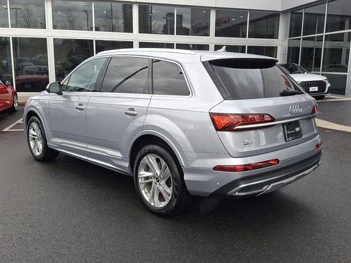 2022 Audi Q7 55 Premium Plus