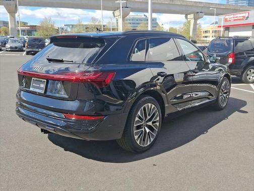 2024 Audi Q8 e-tron Premium Plus