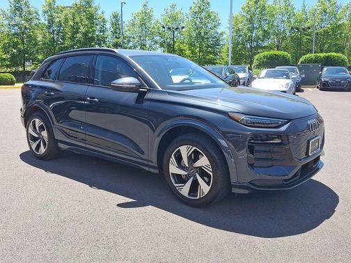 Manhattan Gray Metallic 2025 Audi Q6 e-tron Premium Plus quattro