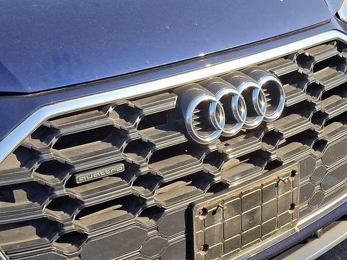2022 Audi Q5 45 S line Premium