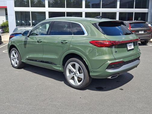 District Green Metallic 2026 Audi Q5 Premium Plus TFSI quattro S tronic