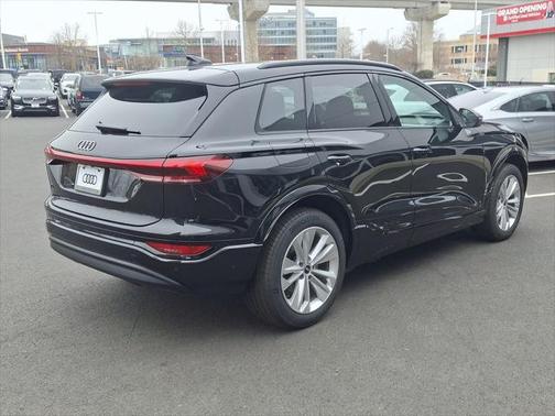2025 Audi Q6 e-tron Premium