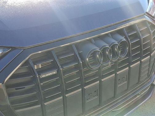 Navarra Blue Metallic 2024 Audi Q3 45 S line Premium Plus