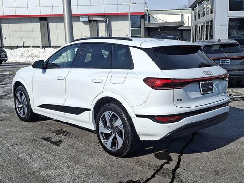 2025 Audi Q6 e-tron Premium Plus quattro