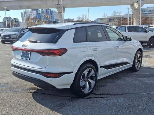 2025 Audi Q6 e-tron Premium Plus quattro