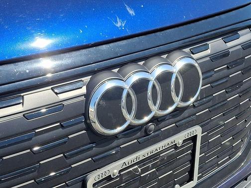 Navarra Blue Metallic 2023 Audi Q4 e-tron Prestige 50 quattro