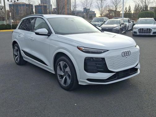 2025 Audi Q6 e-tron Premium Plus quattro