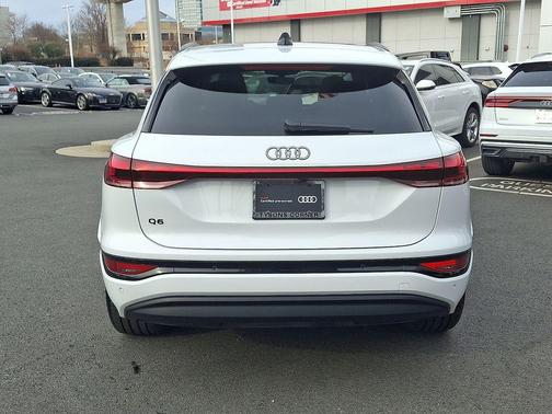 2025 Audi Q6 e-tron Premium Plus quattro