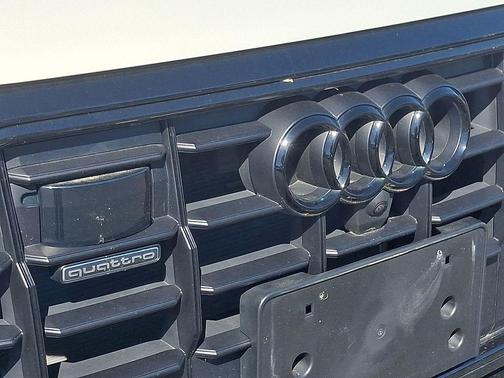 Vicuna Beige Metallic 2023 Audi Q8 55 Premium Plus
