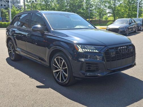 Waitomo Blue Metallic 2023 Audi Q7 55 Premium Plus