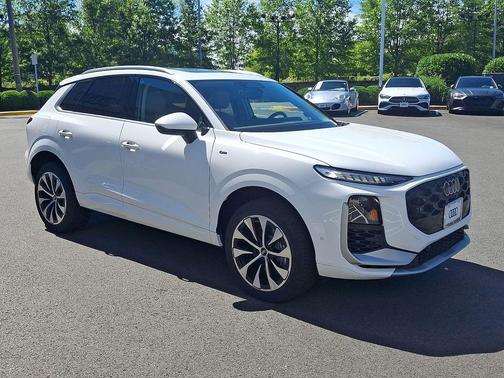 Arkona White 2026 Audi Q3 TFSI quattro S tronic