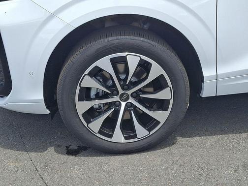 Glacier White Metallic 2026 Audi Q3 TFSI quattro S tronic