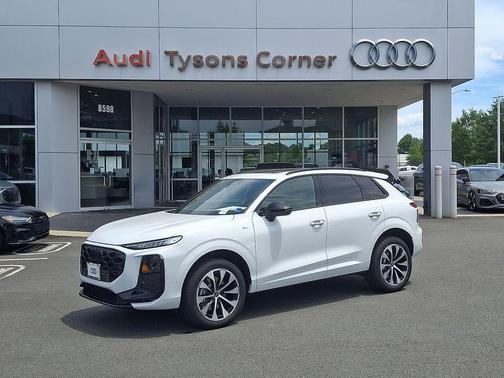 Glacier White Metallic 2026 Audi Q3 TFSI quattro S tronic