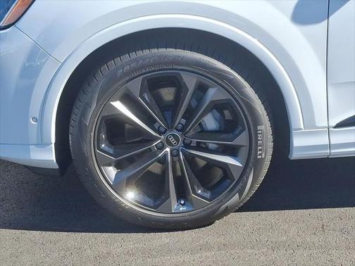 2025 Audi Q7 55 Prestige
