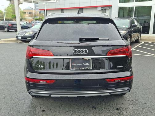 Brilliant Black 2023 Audi Q5 40 Premium