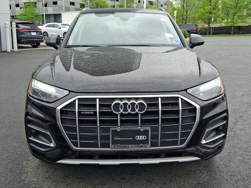 Brilliant Black 2023 Audi Q5 40 Premium