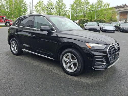 Brilliant Black 2023 Audi Q5 40 Premium